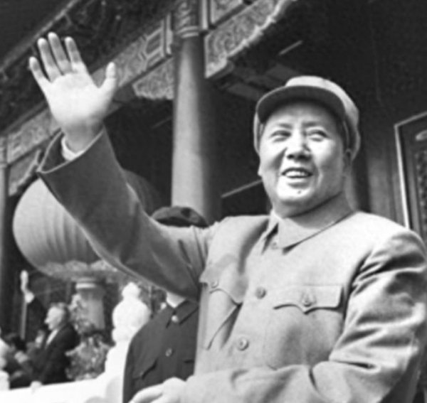 鼎冠策略资 此人戴手铐走完长征，开国大典前夕，毛主席见到他问：你是哪一个