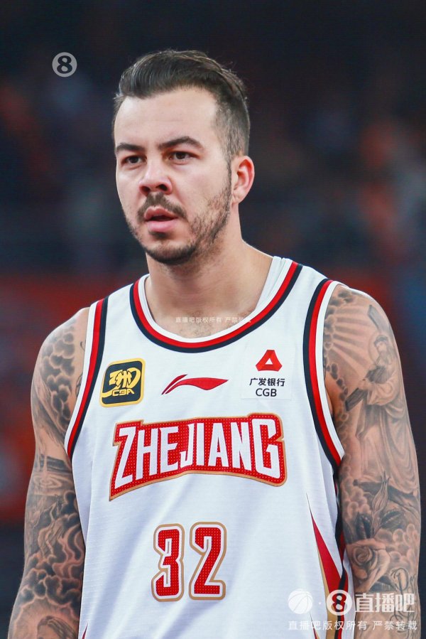 福牛财经 官宣：浙江男篮正式和外援盖比-约克完成续约